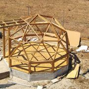 Construccion domo geodesico de madera MIDOMO