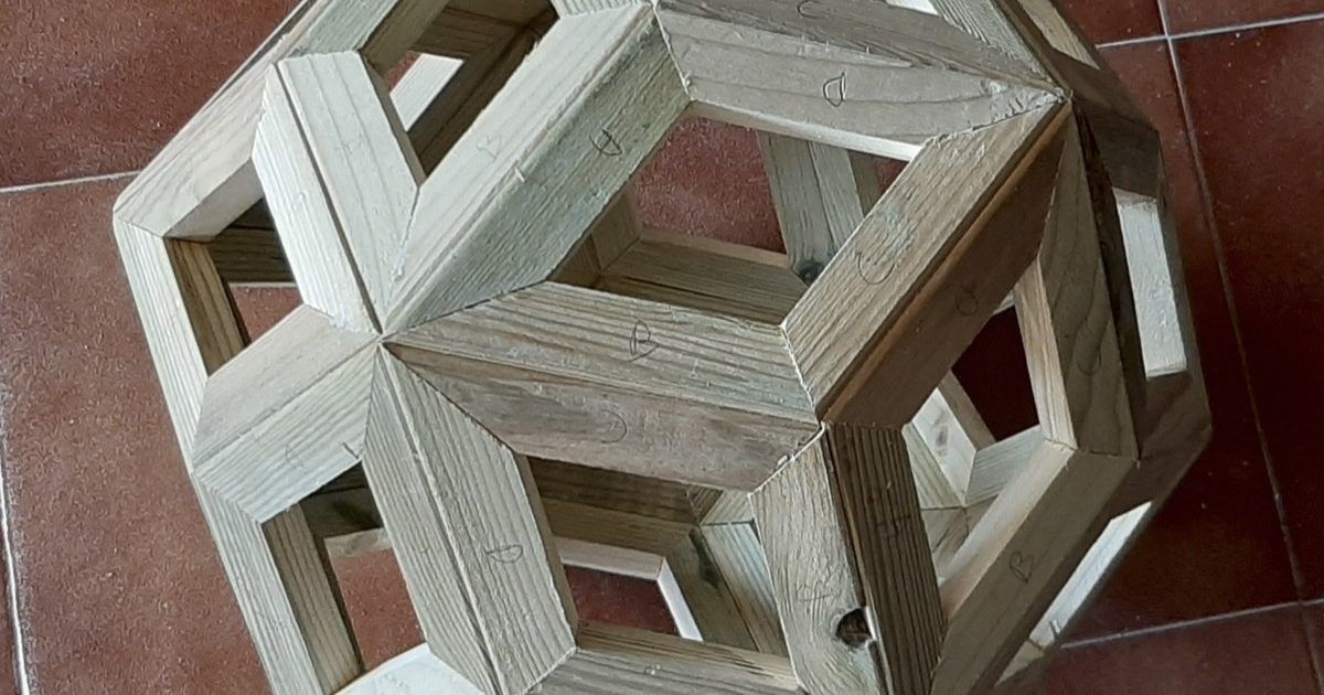 Tricontraedro de Madera