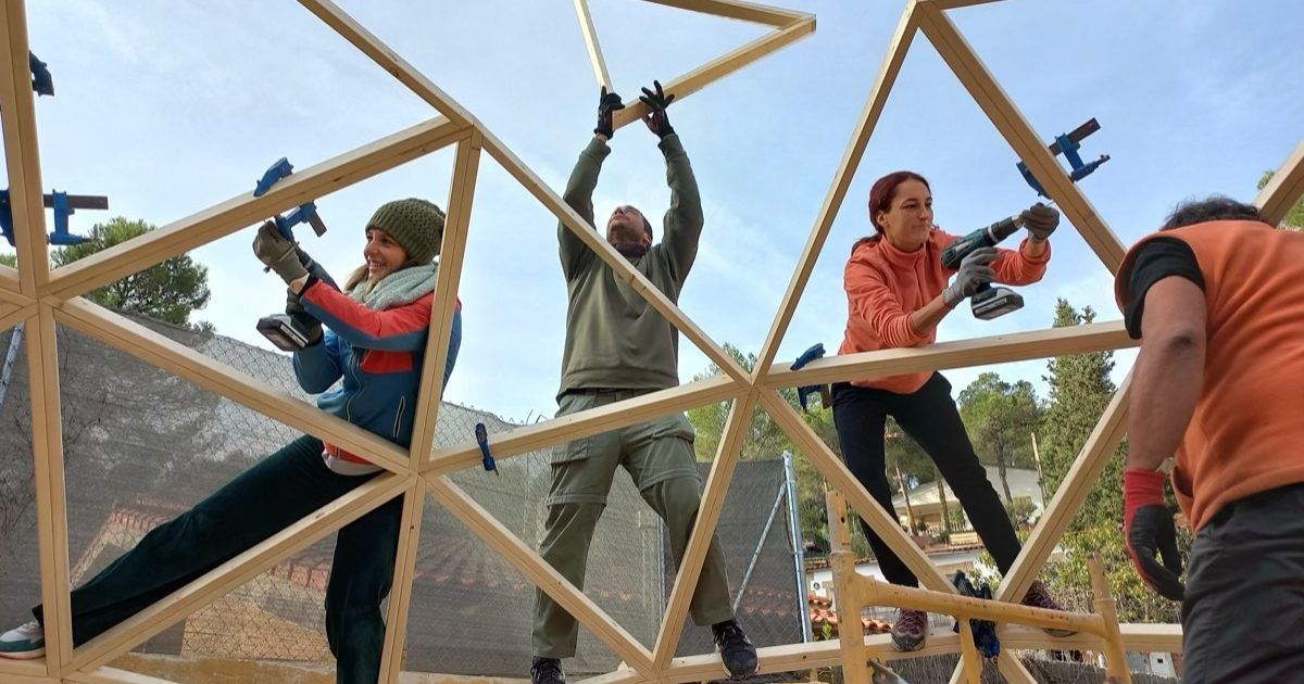 20221127_103252 Curso de Construccion Domo Geodesico Subirats