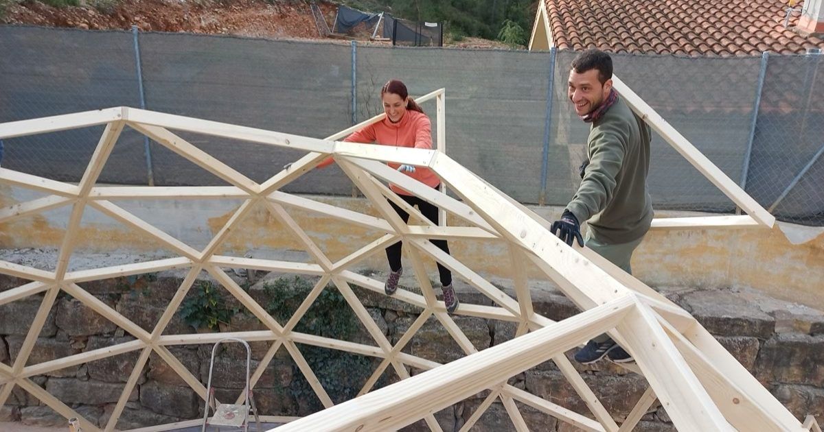 20221127_105344 Curso de Construccion Domo Geodesico Subirats