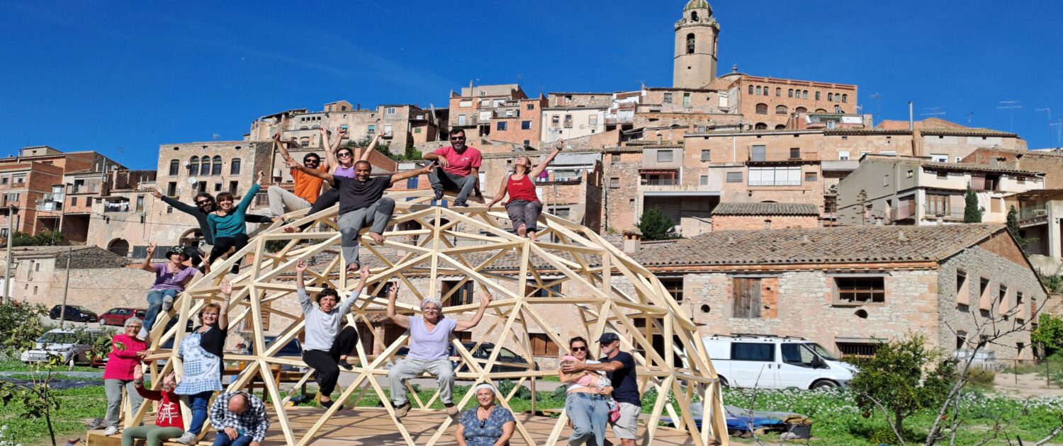 MIDOMO Domo Geodesico - Maldá, Lleida Domo Geodesico de madera en Malda LLeida