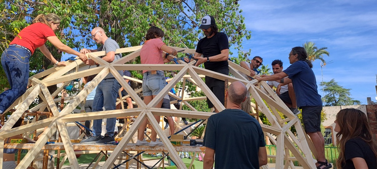 Curso de domo geodesico de madera en Pobla Llarga