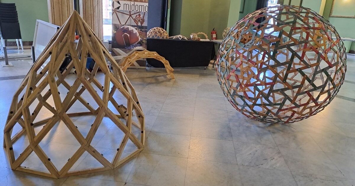 concienciarte 2025_02 Construyendo cupulas reciprocas, domos, zomes y puentes con niños en MiDomoKids en el el Circulo de Bellas Artes