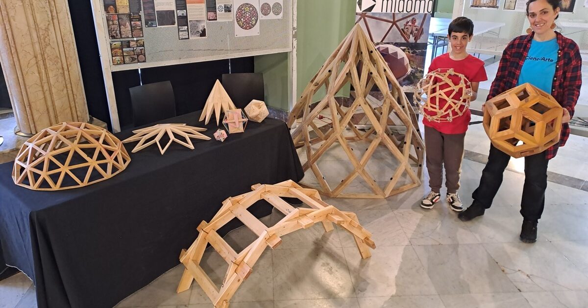 concienciarte 2025_04 Construyendo cupulas reciprocas, domos, zomes y puentes con niños en MiDomoKids en el el Circulo de Bellas Artes